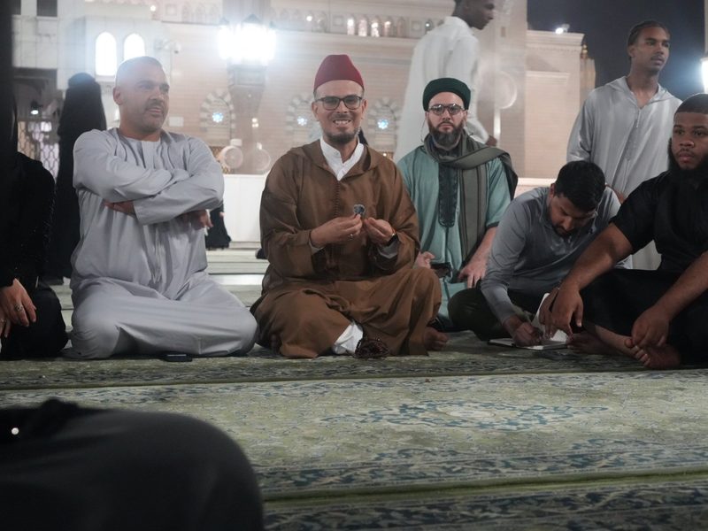 Students and sacred sites during the Summer Arabic Intensive in Madinah (madinah-2026-photo-05.jpg)
