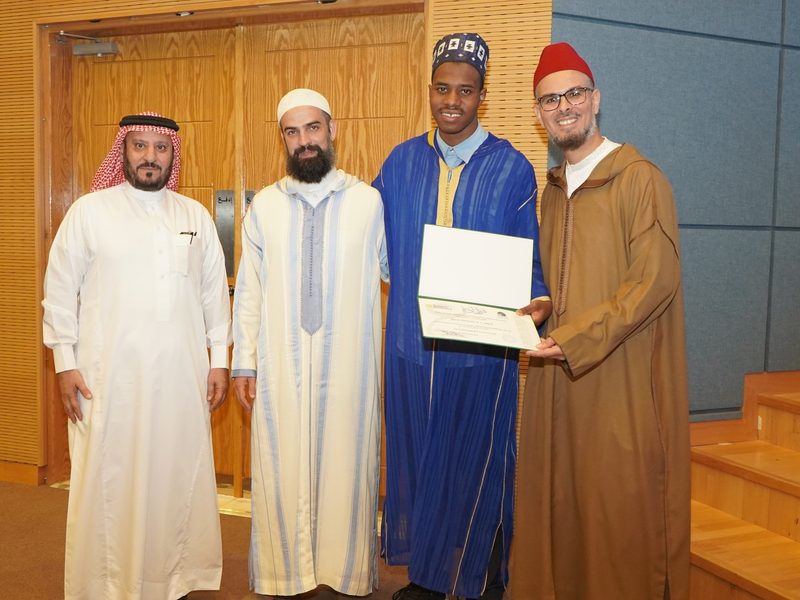 Students and sacred sites during the Summer Arabic Intensive in Madinah (madinah-2026-photo-11.jpg)