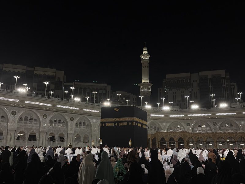 Students and sacred sites during the Summer Arabic Intensive in Madinah (madinah-2026-photo-19.jpg)